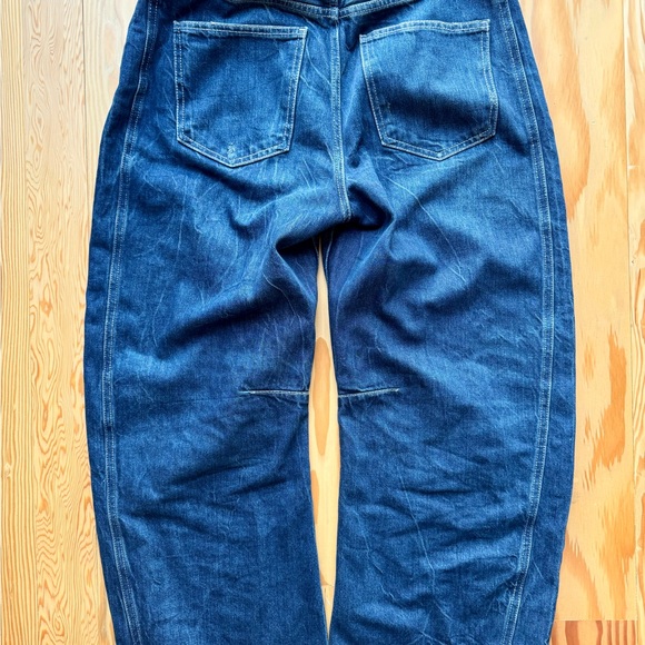 ZARA Relaxed Mid-Rise Balloon TRF Jeans Fall 2024 collection - Picture 7 of 10